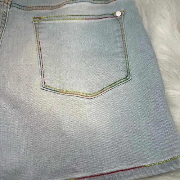 Judy Blue Mid-Rise Rainbow Thread Women's Shorts Size Large Summer Trendy - Picture 10 of 14